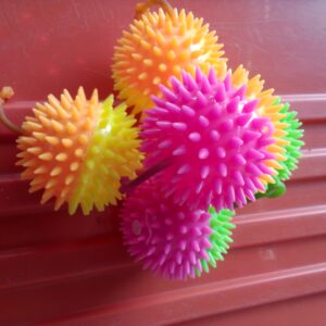 BOUNCY SPIKE BALL 2 COLOURS